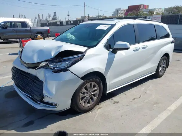 5TDJRKEC3NS135955 2022 TOYOTA SIENNA - Image 2