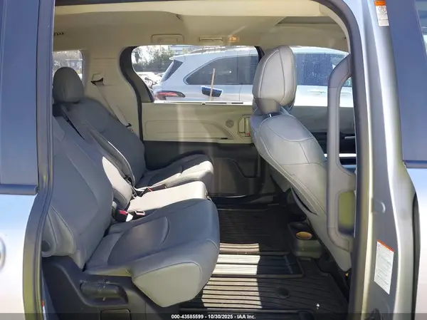 5TDJRKEC3PS177853 2023 TOYOTA SIENNA - Image 8