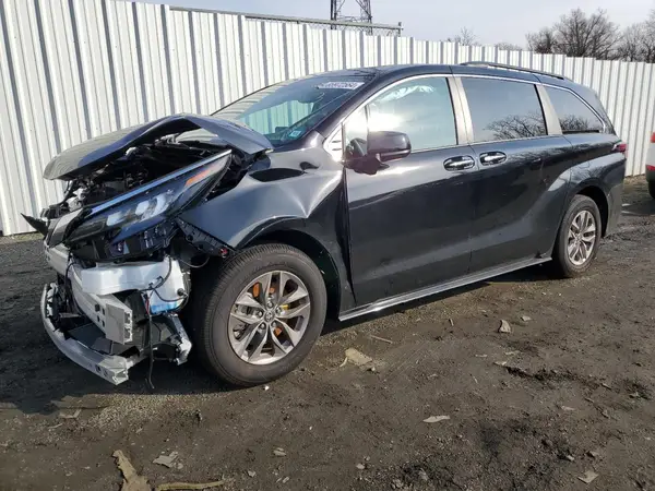 5TDJRKEC3RS194638 2024 TOYOTA SIENNA - Image 1