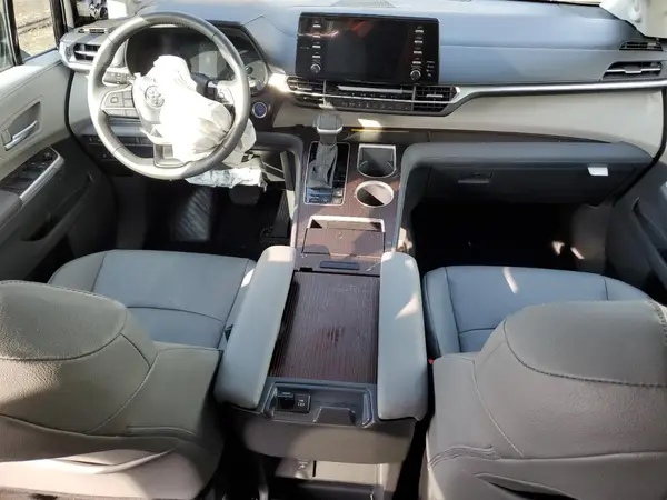 5TDJRKEC3RS194638 2024 TOYOTA SIENNA - Image 8
