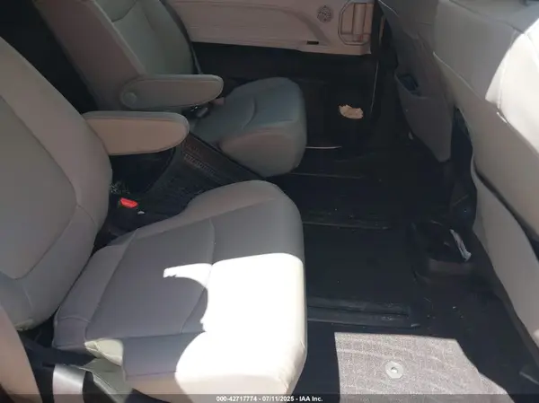 5TDJRKEC3SS231614 2025 TOYOTA SIENNA - Image 8