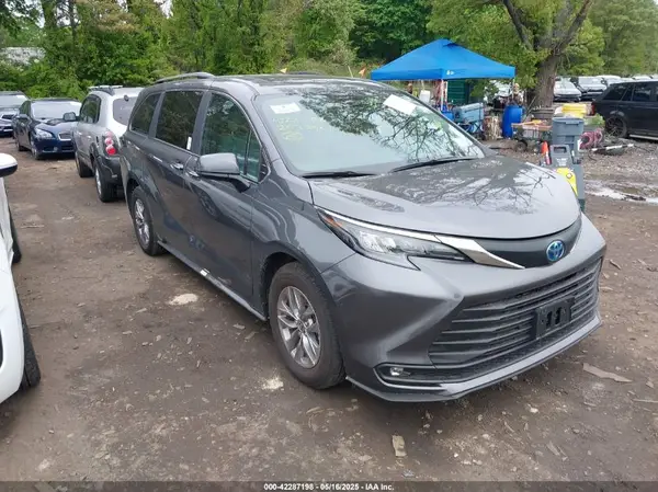 5TDJRKEC3SS233492 2025 TOYOTA SIENNA - Image 1