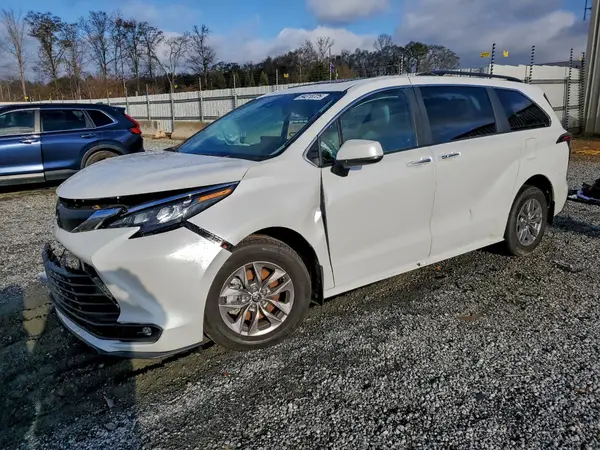 5TDJRKEC3SS242144 2025 TOYOTA SIENNA - Image 1