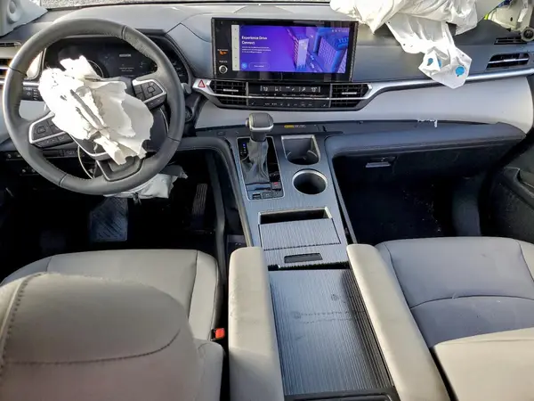 5TDJRKEC3SS242144 2025 TOYOTA SIENNA - Image 8