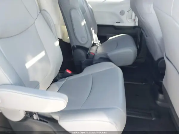 5TDJRKEC3SS258165 2025 TOYOTA SIENNA - Image 8
