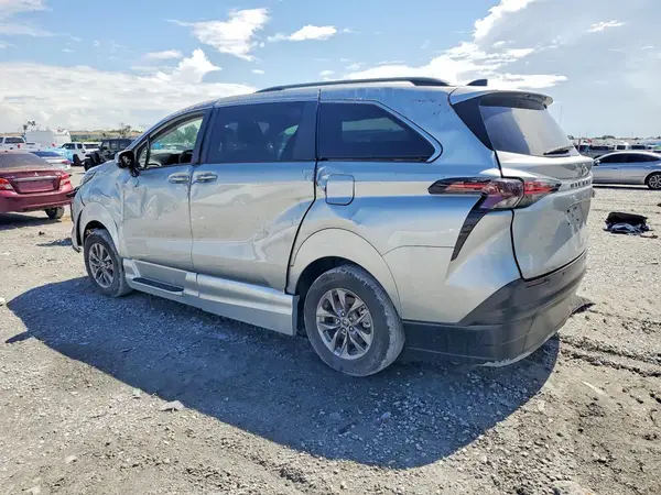5TDJRKEC3SS267254 2025 TOYOTA SIENNA - Image 2