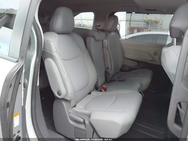 5TDJRKEC4MS031618 2021 TOYOTA SIENNA - Image 8