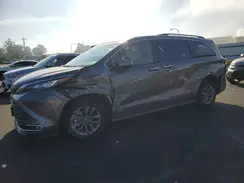5TDJRKEC4MS061380 2021 TOYOTA SIENNA