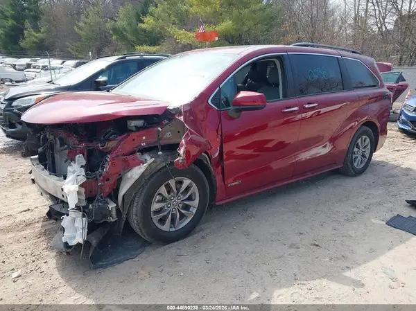 5TDJRKEC4MS064134 2021 TOYOTA SIENNA - Image 2