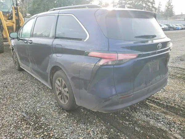 5TDJRKEC4MS064375 2021 TOYOTA SIENNA - Image 2