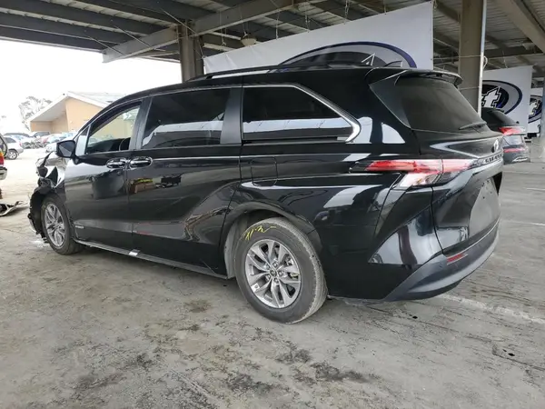 5TDJRKEC4MS071018 2021 TOYOTA SIENNA - Image 2