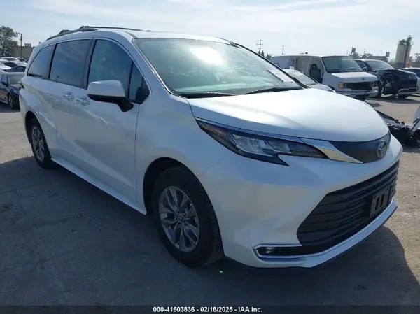 5TDJRKEC4NS075796 2022 TOYOTA SIENNA - Image 1