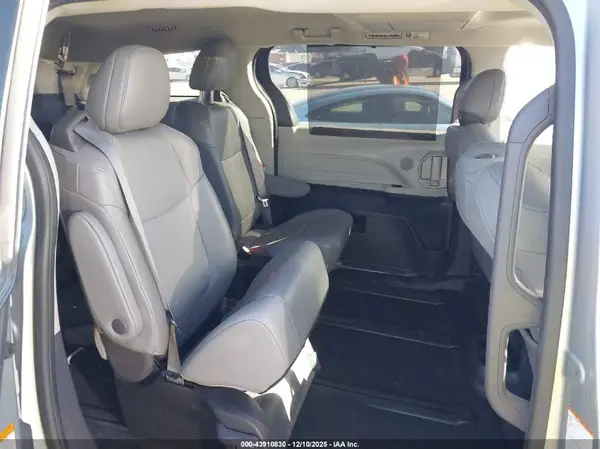 5TDJRKEC4NS087334 2022 TOYOTA SIENNA - Image 8
