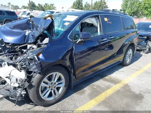 5TDJRKEC4NS097751 2022 TOYOTA SIENNA - Image 2