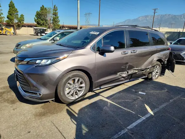 5TDJRKEC4NS098012 2022 TOYOTA SIENNA - Image 1
