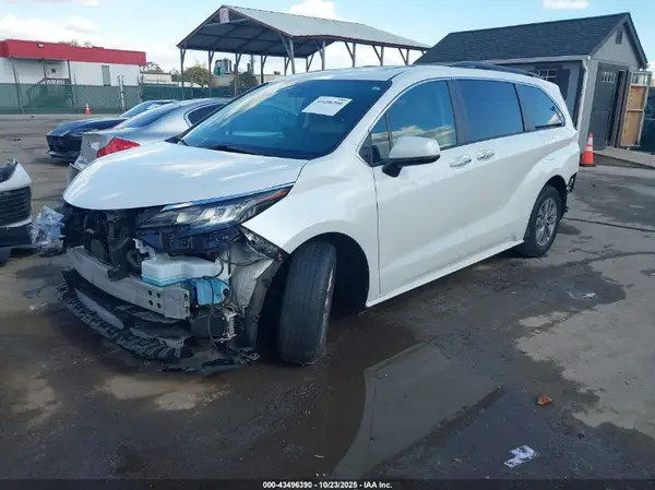 5TDJRKEC4NS115584 2022 TOYOTA SIENNA - Image 2
