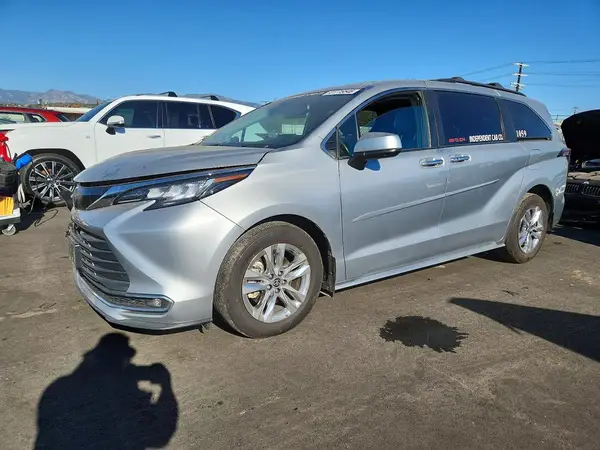 5TDJRKEC4PS137314 2023 TOYOTA SIENNA - Image 1
