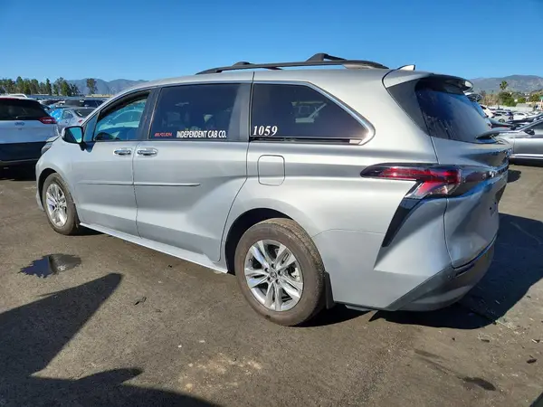 5TDJRKEC4PS137314 2023 TOYOTA SIENNA - Image 2