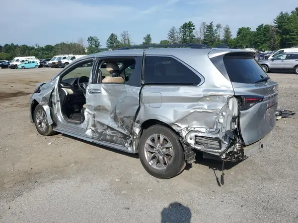 5TDJRKEC4PS162715 2023 TOYOTA SIENNA - Image 2