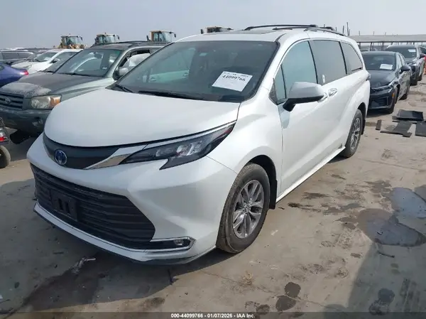 5TDJRKEC4RS220891 2024 TOYOTA SIENNA - Image 2