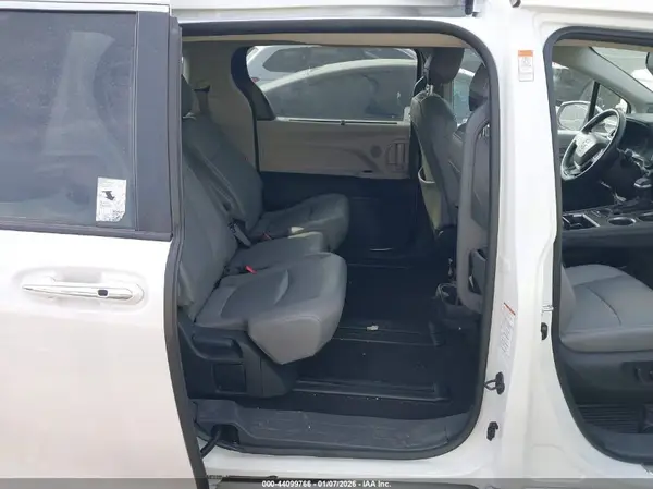 5TDJRKEC4RS220891 2024 TOYOTA SIENNA - Image 8