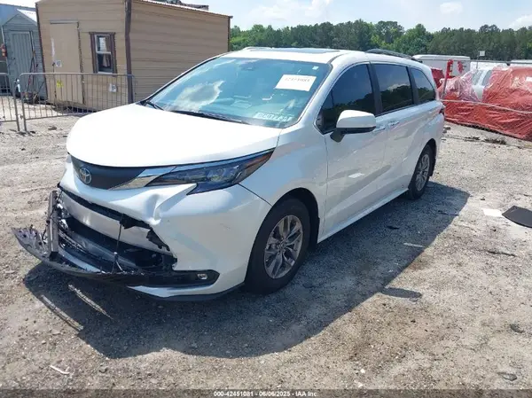 5TDJRKEC4SS245862 2025 TOYOTA SIENNA - Image 2