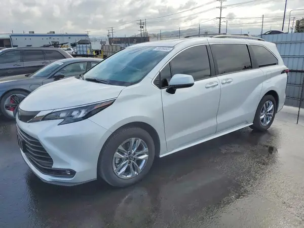 5TDJRKEC4SS261172 2025 TOYOTA SIENNA - Image 1