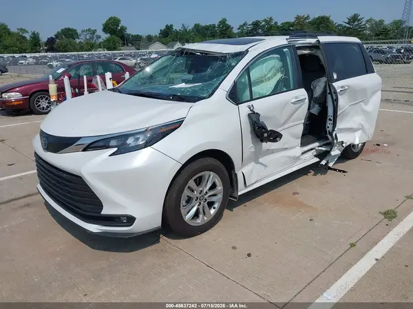 5TDJRKEC4SS285147 2025 TOYOTA SIENNA - Image 2