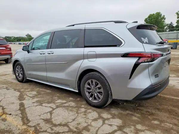 5TDJRKEC5MS020112 2021 TOYOTA SIENNA - Image 2