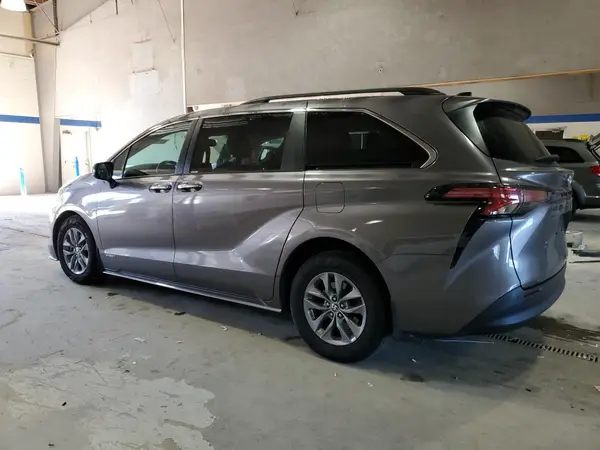 5TDJRKEC5MS028288 2021 TOYOTA SIENNA - Image 2