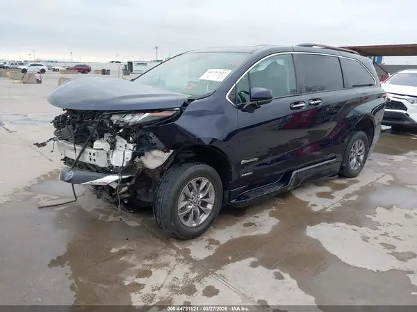 5TDJRKEC5MS044538 2021 TOYOTA SIENNA - Image 2