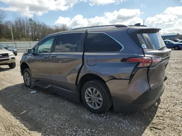 5TDJRKEC5NS076312 2022 TOYOTA SIENNA - Image 2
