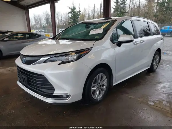 5TDJRKEC5NS089450 2022 TOYOTA SIENNA - Image 2