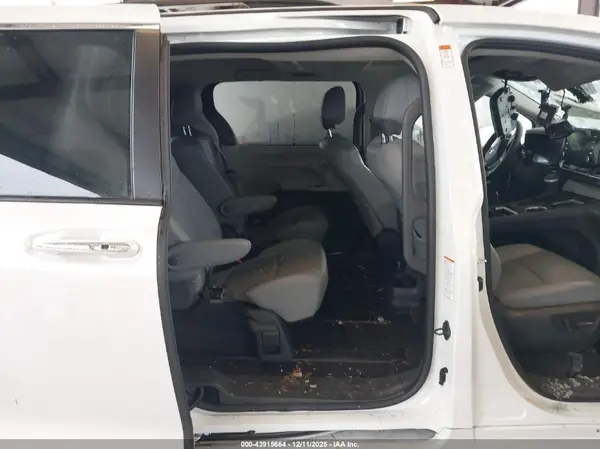 5TDJRKEC5NS089450 2022 TOYOTA SIENNA - Image 8