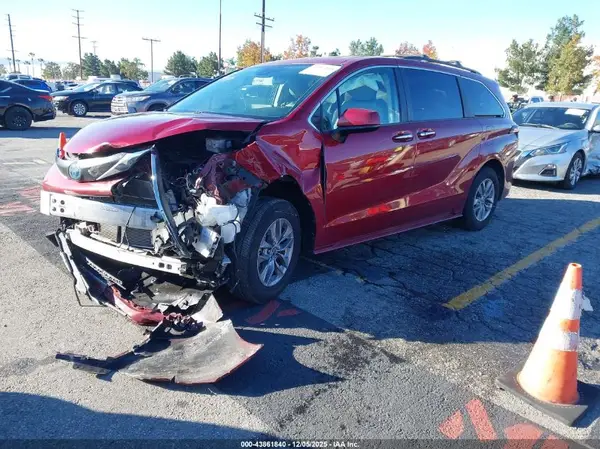 5TDJRKEC5NS092736 2022 TOYOTA SIENNA - Image 2