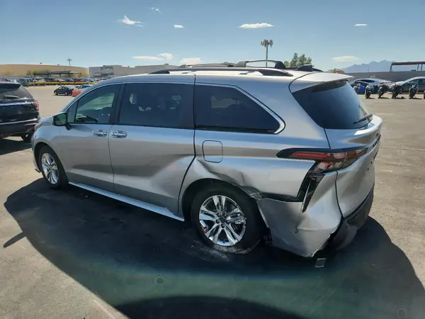 5TDJRKEC5RS211276 2024 TOYOTA SIENNA - Image 2