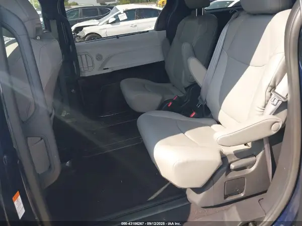 5TDJRKEC5SS230691 2025 TOYOTA SIENNA - Image 8
