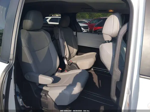 5TDJRKEC5SS232229 2025 TOYOTA SIENNA - Image 8