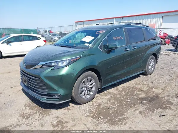 5TDJRKEC5SS264551 2025 TOYOTA SIENNA - Image 2