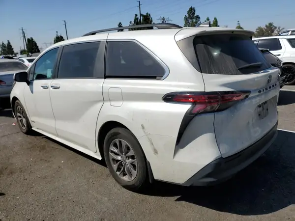 5TDJRKEC6MS032236 2021 TOYOTA SIENNA - Image 2