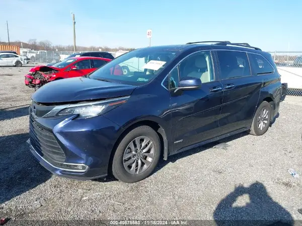 5TDJRKEC6MS050638 2021 TOYOTA SIENNA - Image 2