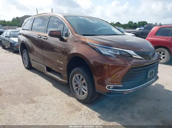 5TDJRKEC6MS065866 2021 TOYOTA SIENNA - Image 1