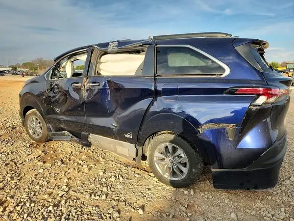 5TDJRKEC6NS083351 2022 TOYOTA SIENNA - Image 2