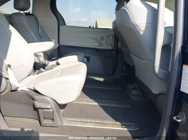 5TDJRKEC6NS097525 2022 TOYOTA SIENNA - Image 8