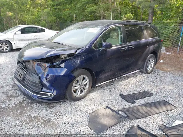 5TDJRKEC6NS108054 2022 TOYOTA SIENNA - Image 2
