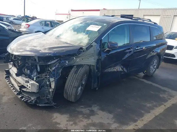 5TDJRKEC6NS111567 2022 TOYOTA SIENNA - Image 2