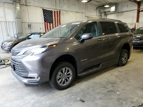 5TDJRKEC6NS128546 2022 TOYOTA SIENNA - Image 1