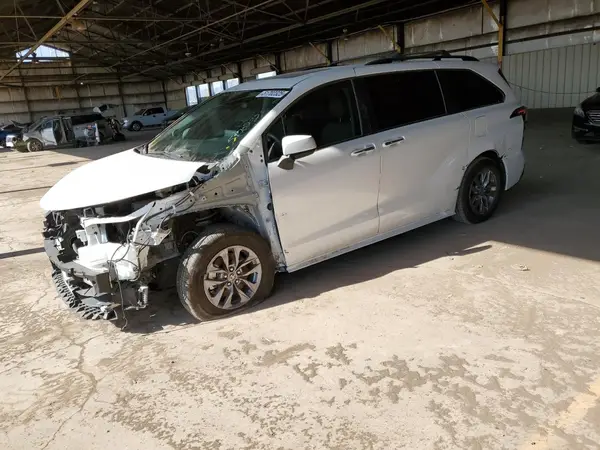 5TDJRKEC6RS185805 2024 TOYOTA SIENNA - Image 1