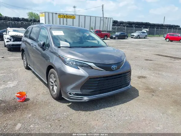 5TDJRKEC6RS204711 2024 TOYOTA SIENNA - Image 1