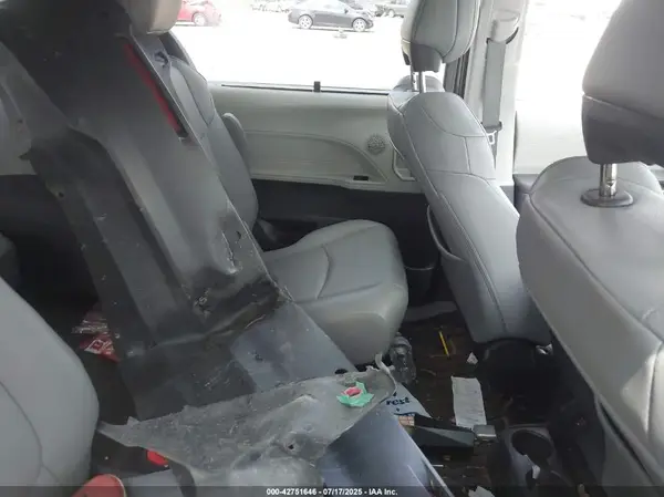 5TDJRKEC6RS204711 2024 TOYOTA SIENNA - Image 8